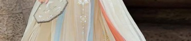 Ethereal Dreams in Traditional Hanfu Fashion