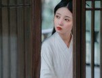 Red Cheongsam with Short Arms:A Closer Look at Its Elegance and Cultural Significance