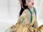 The Enchanting Combination of Flat-Soled Single Shoes and Cheongsam for Women