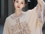 Red Cheongsam:The Splendor of Silk and Cultural Elegance