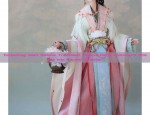 Innovating the Cheongsam with a Doll Collar:A Fashion Fusion