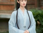 Embracing the New Sino-Style:The Rise of Embroidered Cheongsam Skirts with Horseface Patterns