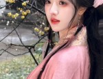 Youthful Cheongsam Style:Teenage Girls Embrace Oversized Qipao Fashion