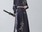 Embracing Modernity in a Black Cheongsam:Summer Fashion Evolution