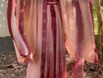 The Enchantment of a Red烫金马面 Skirt:A Closer Look into its Splendor