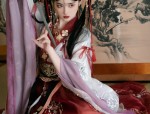Red Cheongsam Women:Embracing the Neo-Chinese Style