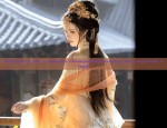 Reimagining the Traditional Cheongsam:Modernizing the Long-Style Flag袍
