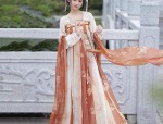 Everyday Elegance in a Summer Cheongsam
