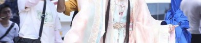 The Journey of a Sixth-Grade Student into the World of Hanfu Han Chinese Traditional Clothing)