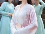 Low-Heeled Shoes for Traditional Chinese Cheongsam:A Fashionable Blend