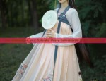 The Noblewoman in a Splendid Heavy-Embroidered Hanfu Costume