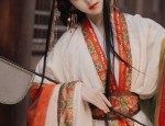 The Student and the Black Hanfu:A Journey into Traditional Elegance