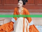 The Youthful Embrace of Cheongsam:A High School Girls Journey into Traditional Elegance