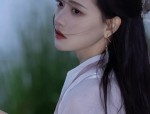 Reinventing the Traditional Hanfu:Modernizing the Traditional Double-Breasted Style