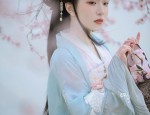 Qiqi Weis Cheongsam Elegance:A Resounding Success Story