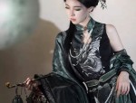 The Splendor of Traditional Chinese Style:The Red Horseface Skirt