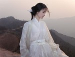 Organizing and Storing Hanfu Headdress in a Dedicated Storage Box