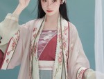 The Elegance of White Cheongsam in Summer