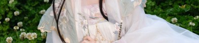 The Charm of Short-sleeved Cheongsam:A Closer Look into the Traditional Chinese Dress