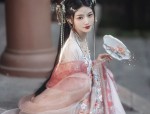 A Summer of Red Cheongsam:The Enchantment of a Little Girl
