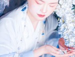 Elegant Winter Hanfu for Girls:A Guide to Traditional拜年披风