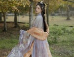 Yáo Mèi Encounters a Divine Deer in Traditional Hanfu Fashion Embracing the Large Size Beauty