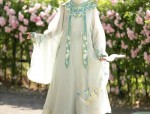 The Short-Style Cheongsam:Embracing Elasticity and Embodying Elegance