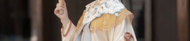 Winter Long-Style Overcoat with Cheongsam:A Blend of Tradition and Modernity