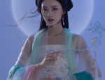 The Ming-Style Long Gown and Horse-Face Skirt:A Traditional Chinese Fashion