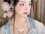 The Splendid Beauty of the Southern and Northern Dynasties:The Aristocratic Women in Hanfu Fashion