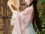 Winter Headwear in Ming-Style Hanfu:A Traditional Elegance