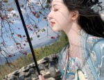 The Enchanting Combination of High Heels and Mandarin Cheongsam Skirts:A Fashion Fusion
