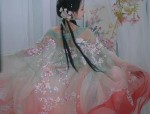 The Enchantment of娃娃古装汉服，传统魅力的现代演绎