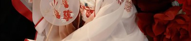 Charming Cloud Silk:A Womans Cheongsam with Delicate Cloud-Inspired Pattern and Qipao Collar