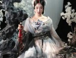The Enchantment of娃娃古装汉服，传统魅力的现代演绎