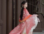 The Charm of Cheongsam:A Closer Look at Its Half-Sleeve Blouse