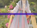 The Elegance of Cheongsam and Round-Toe,Medium-Heeled Shoes
