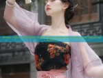The Elegance of a Horseface Skirt-Matched Coat:A Stylish Guide