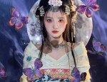 The Elegance of Simple Version of Ma-Face Skirt in Traditional Chinese Clothing