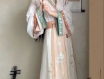 明治时期汉服女童，传统与时尚的交融
