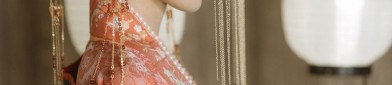 The Role of the Cheerful Mother-in-Law in a Traditional Chinese Wedding:The Qipao’s Elegance