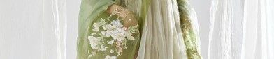 A 12-Year-Old Girls Tang-Style Hanfu Fashion in Summer