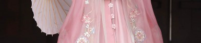 The Elegance of White Fish-Tail Cheongsam:A Cultural Icon of Chinese Traditional Beauty
