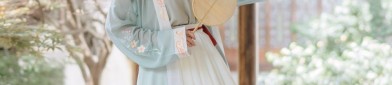 Modernizing Ethnic Style Cheongsam:The Evolution of a Traditional Qipao into a Fashionable Dress