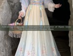 The Fusion of Ethnic Styles and Traditional Hanfu:A Journey to Dunhuang