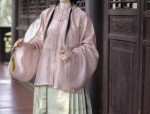 The Dreamlike Beauty of Hanfu in the Wei and Jin Dynasties