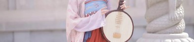 Summer in a Cheongsam:The Elegance of Traditional Chinese Dress