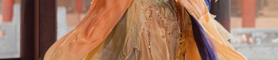 The Art of Embracing Tradition:Qipao Accessories and the Elegant Fan