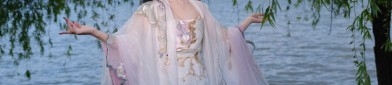 The Qipao-Clad Chinese Beauty:Embracing Traditional Elegance