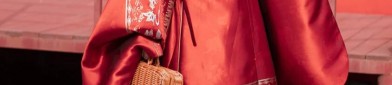 Reinventing the Cheongsam:The Youthful Journey of Siting,a Modern Girl in Traditional Qipao